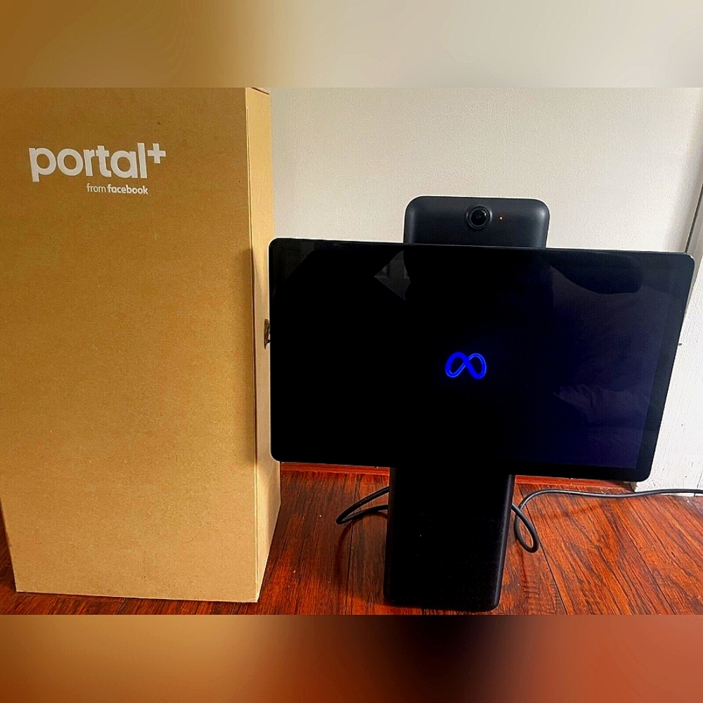 Facebook Portal Plus 15.6